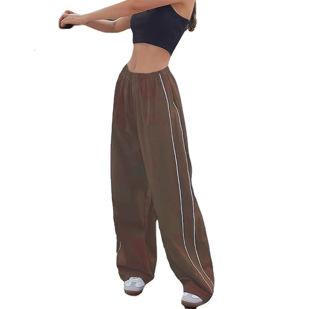 Bequeme Damen Freizeithose mit weitem Bein, weichem Stoff für Sommer und Sport.