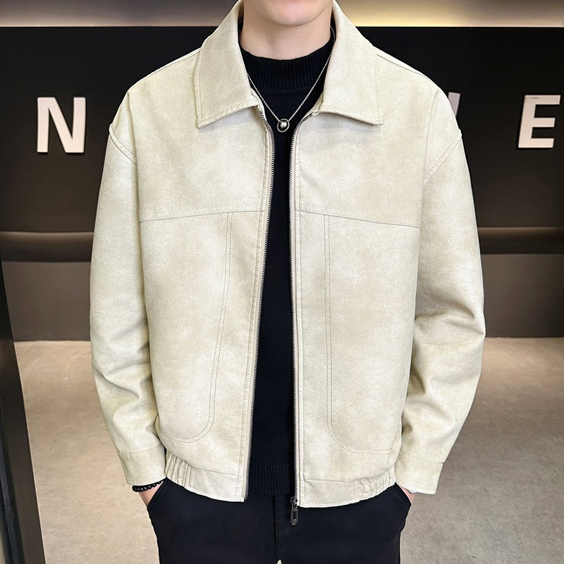 Vielseitige Herrenjacke im stilvollen Lederlook, ideal für Freizeit und modische Auftritte.