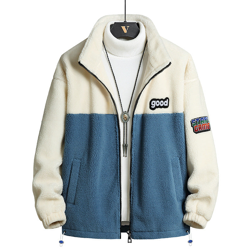 Gemütliche Männer Kapuzenjacke, warmes Material für kühle Outdoor-Aktivitäten.