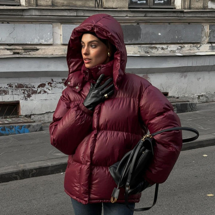 Komfortable Damen Outdoor Steppjacke in Burgunder, ideal für Freizeit & kalte Tage.
