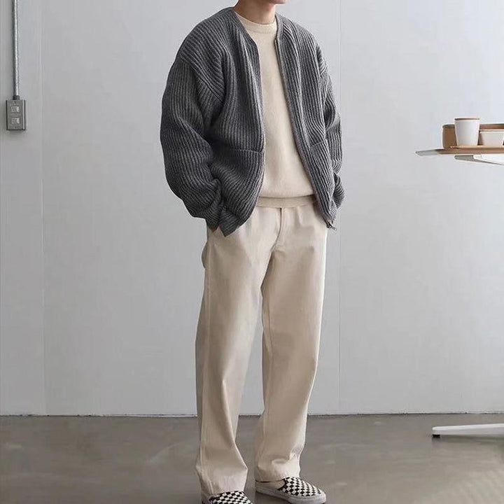 Vielseitige Herren Strickjacke, ideal zum Kombinieren. Gerippter Cardigan als Basic für Smart Casual & Freizeit.