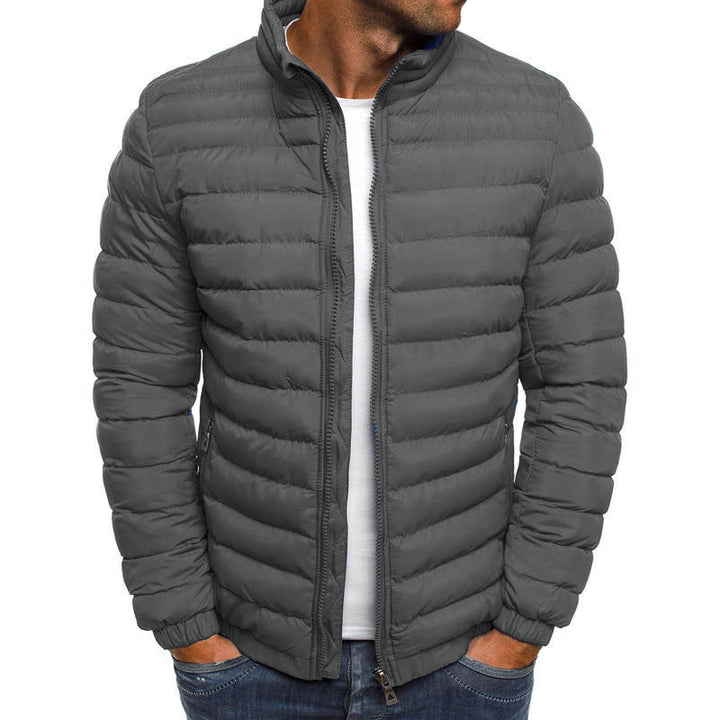 Klassische Herren Steppjacke, vielseitig kombinierbar. Ideal für kühle Tage und den Übergang.