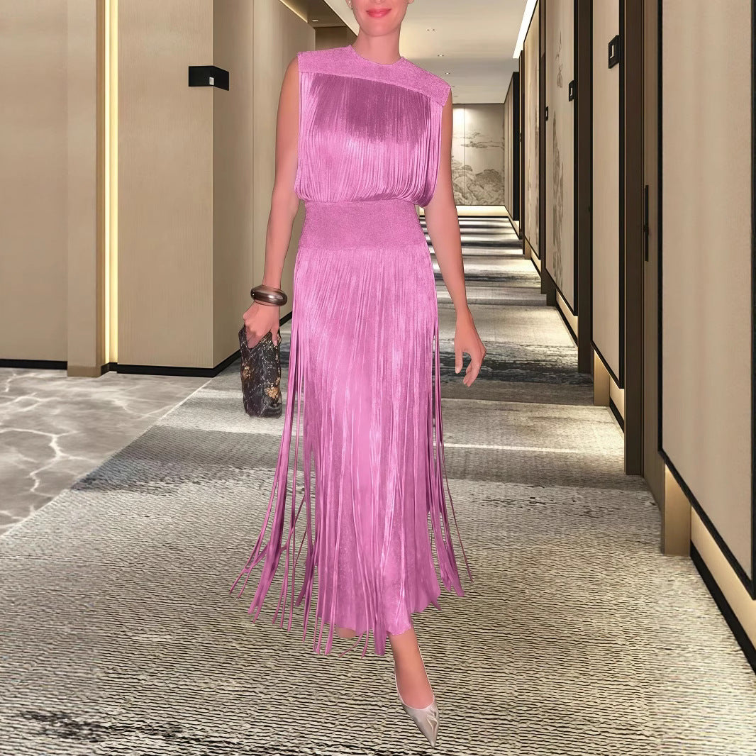Elegantes Damen Abendkleid mit schwingendem Saum. Ideal für festliche Anlässe, Abendmode & Partys.
