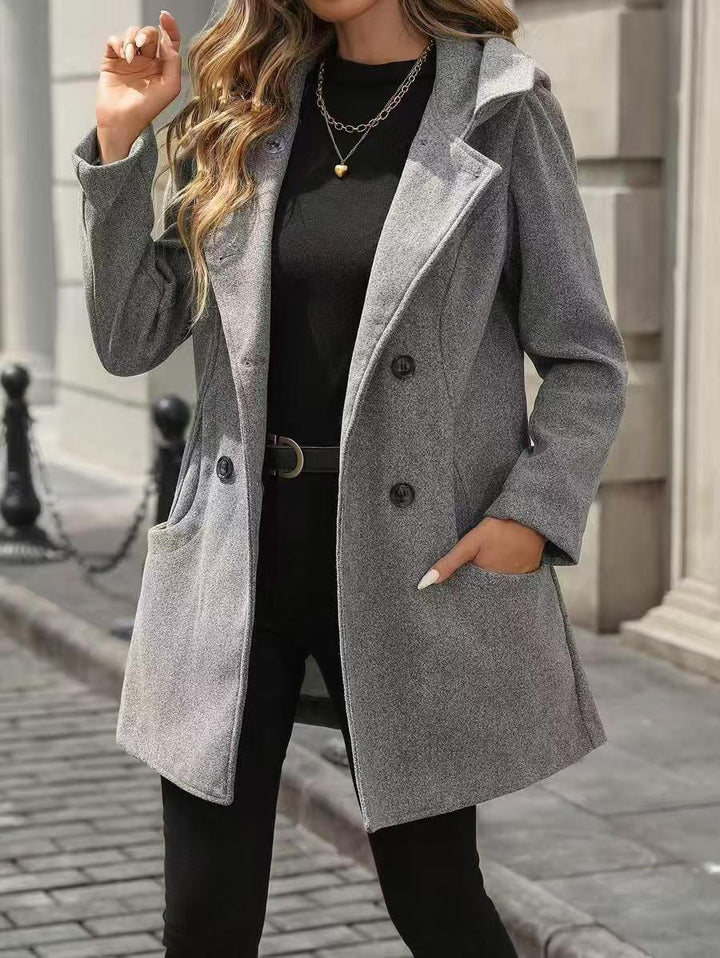 Schlanke Damen Übergangsjacke, stilvoll und elegant. Eine klassische Wahl für Damenmode.