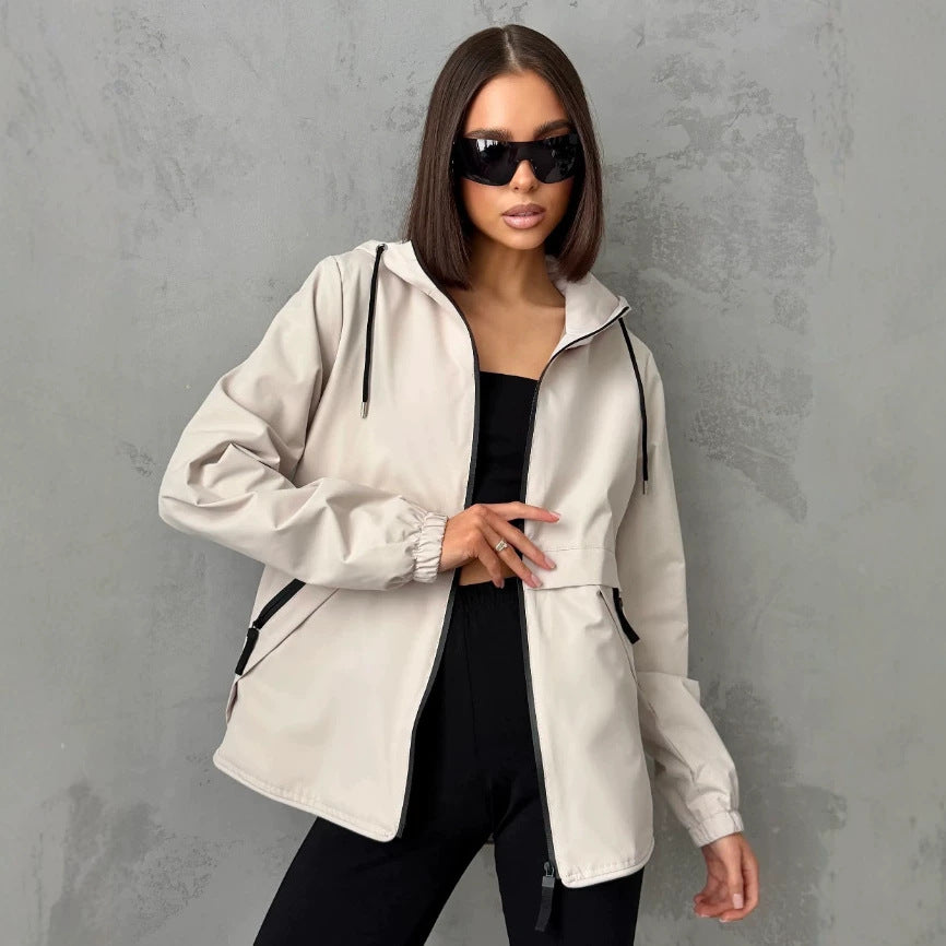 Leichte Damen Windbreaker Jacke mit Kapuze, winddicht. Ideal für Outdoor, Sport & Freizeit.
