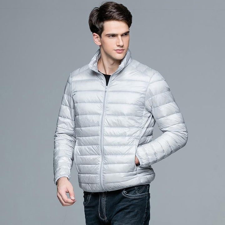 Stylische Herren Steppjacke: Eng anliegende, leichte und atmungsaktive Übergangsjacke für Herren, perfekt für den Herbst und Frühling.