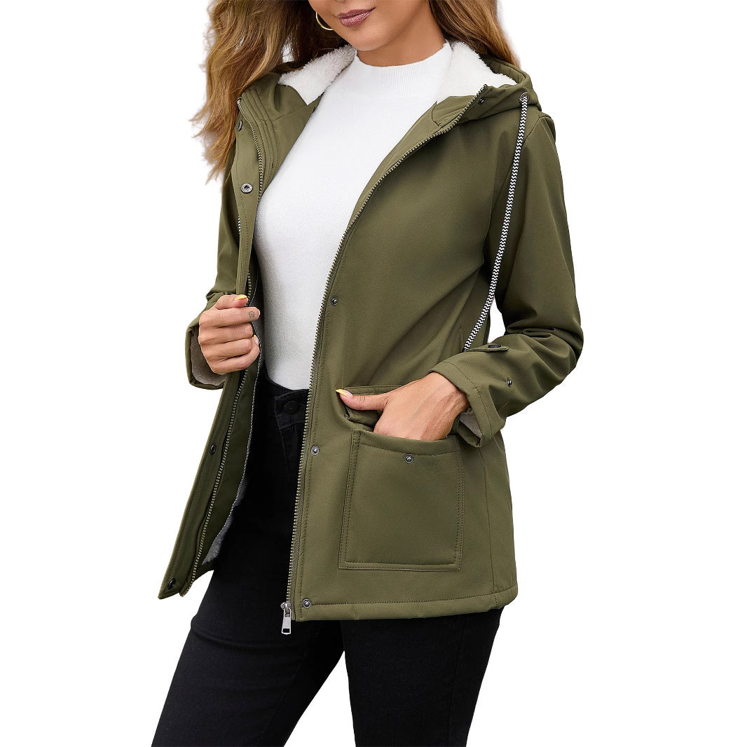 Stylische Damen Outdoorjacke mit Fleece-Futter, optimal für kühle Tage.