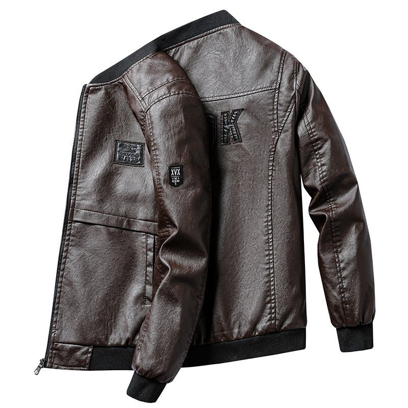 Elegante schwarze Herrenjacke im Bomber-Stil, ideal für einen modischen Alltagslook.
