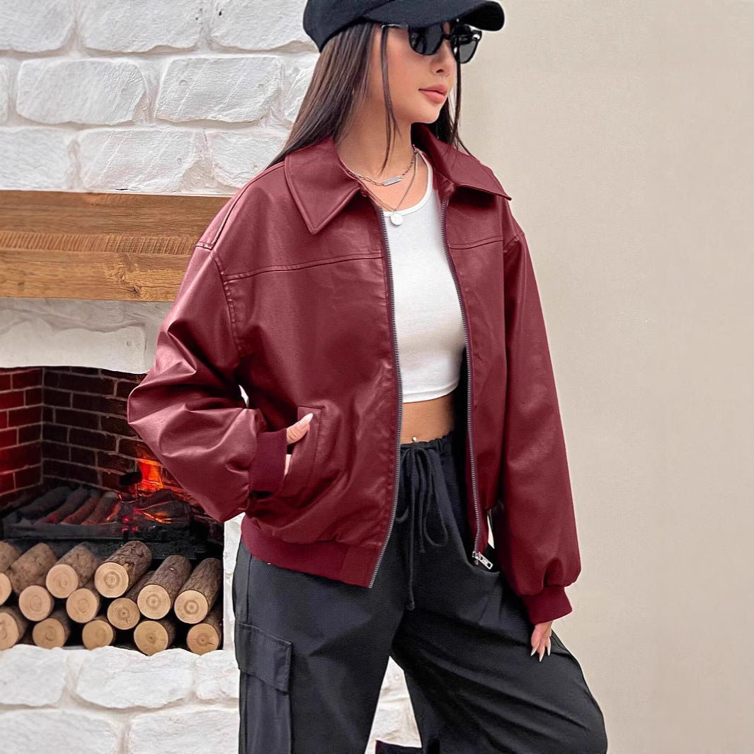 Stylische rote Damen Bomberjacke als Übergangsjacke. Lässige Freizeitjacke für Frühling und Herbst. Komfortabel.
