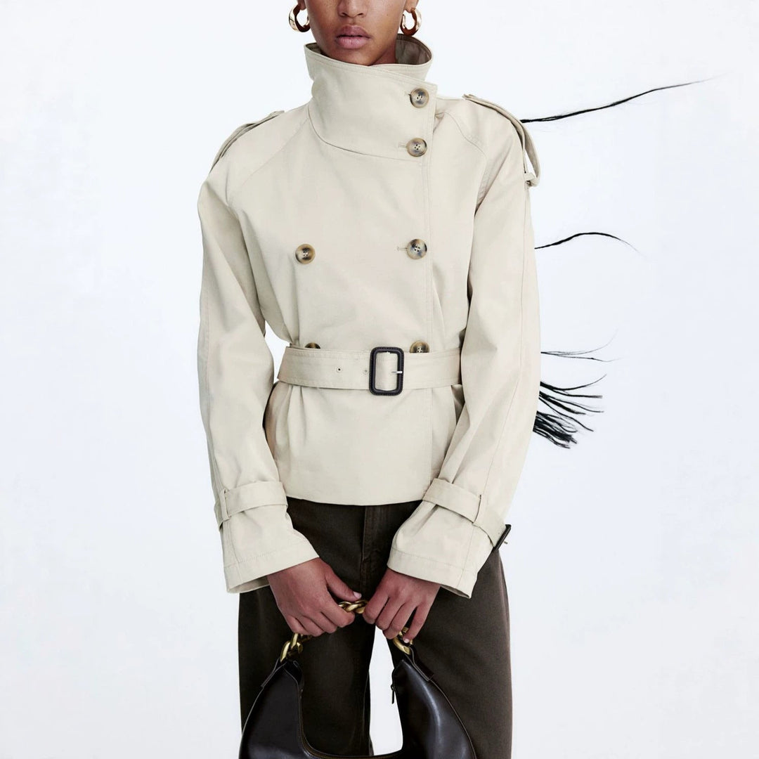 Damen kurzer Trenchcoat mit Gürtel, elegante Übergangsjacke für Frauen, klassisch & stilvoll.
