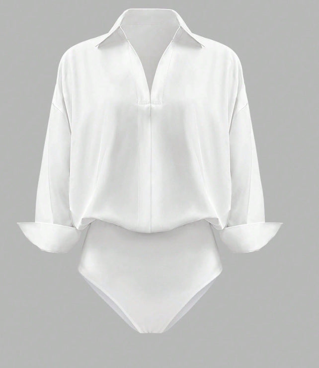 Detailansicht der eleganten Manschetten am Damen Hemdblusen-Body. V-Ausschnitt, Business-tauglich, schick.