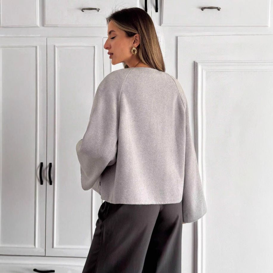 Stilvolle Damen Oversized Jacke in Grau, ideal für Business Casual und Freizeit. Hoher Tragekomfort.
