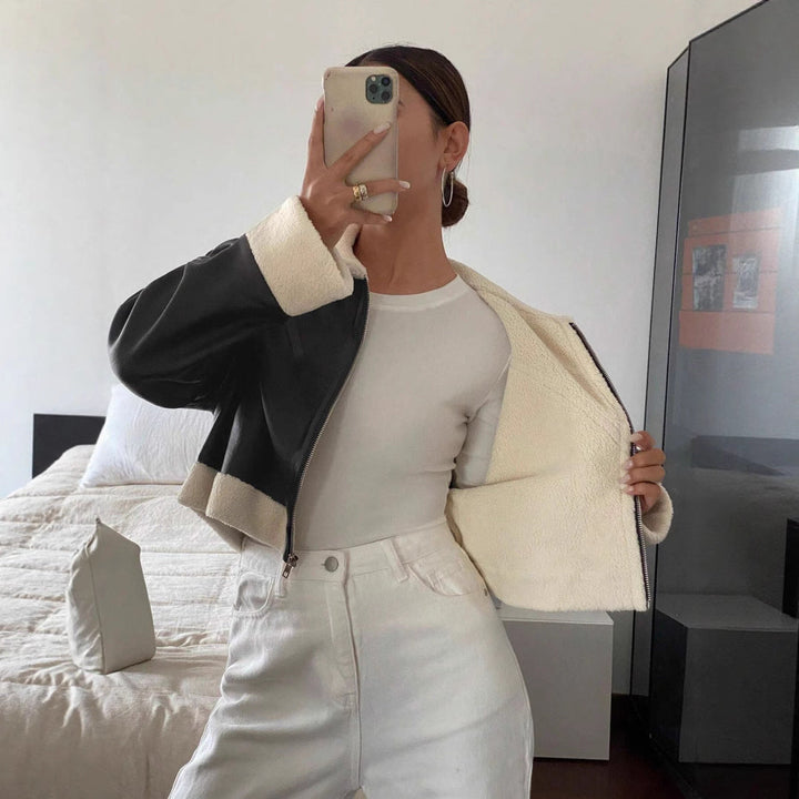 Bequeme Damen-Lederjacke, ideal als elegante Übergangsjacke oder für stilvolle Freizeit-Outfits.