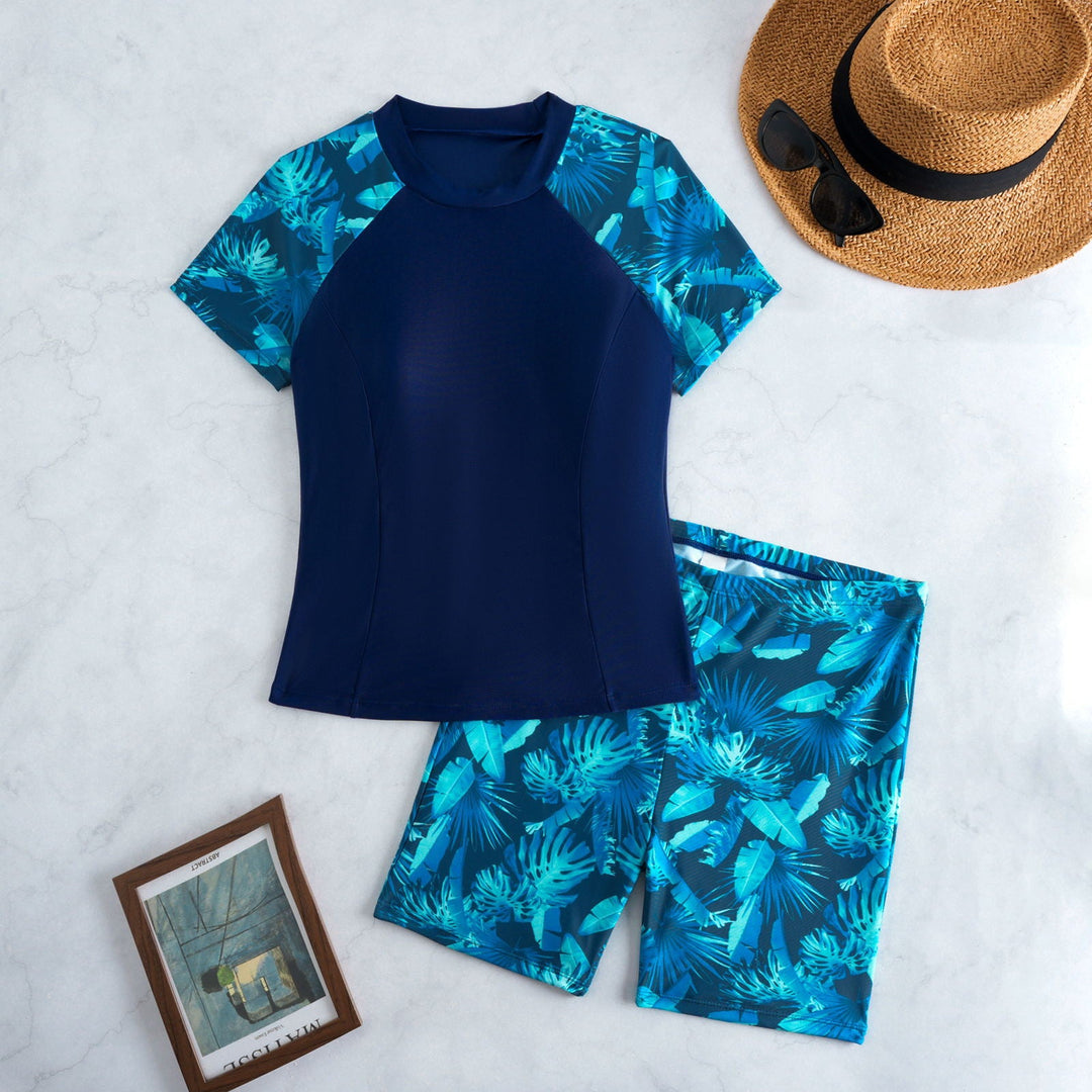 Sportliches Damen Schwimmset mit Oberteil und Hose. Moderne Strandmode, ideal für Sommer, Pool und aktive Tage.