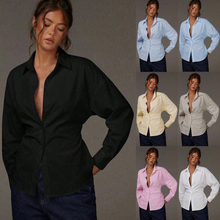 Elegante Damen Oversize Hemdbluse mit feinen Nadelstreifen, perfekt für einen vielseitigen Business-Casual-Look.