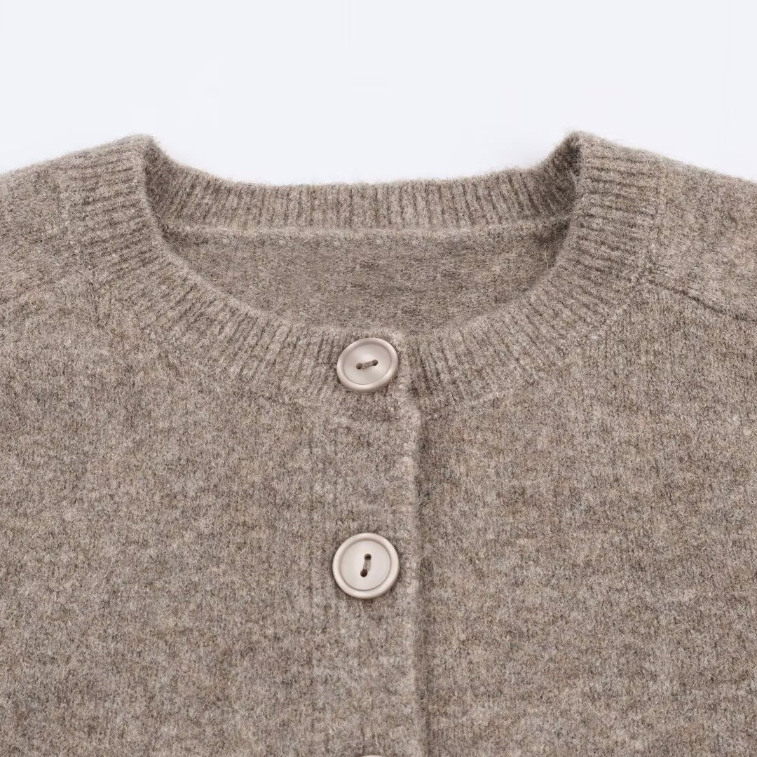 Elegante Damen Cropped Strickjacke mit Knopfverschluss, modern und bequem für Freizeit & Alltag.