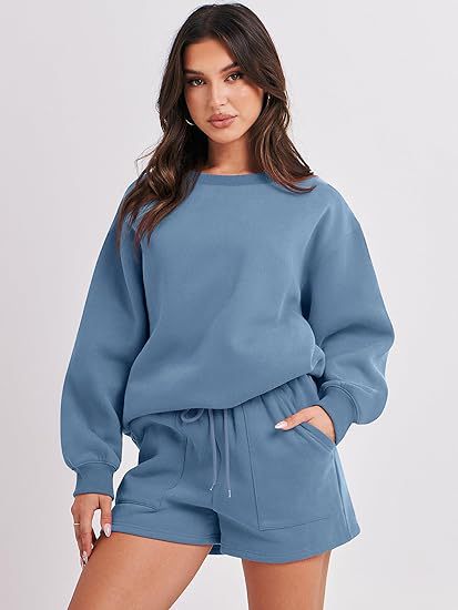 Modisches Damen Oversize Sweatset: Lässiges Sweatshirt & High-Waist Shorts für einen entspannten Look.