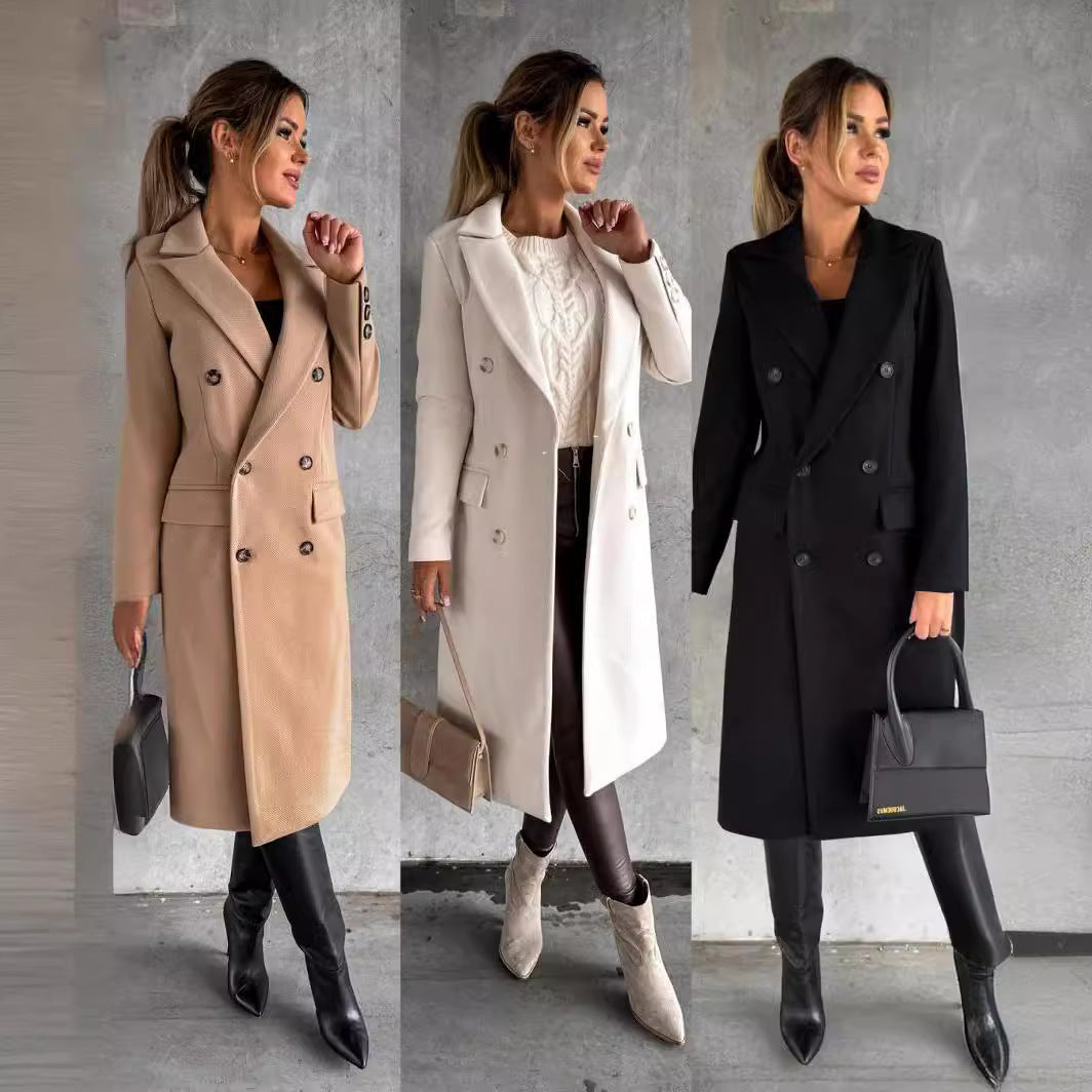 Schwarzer stilvoller Damen Business-Mantel mit Doppelreiher und tailliertem Schnitt für Herbst/Winter.