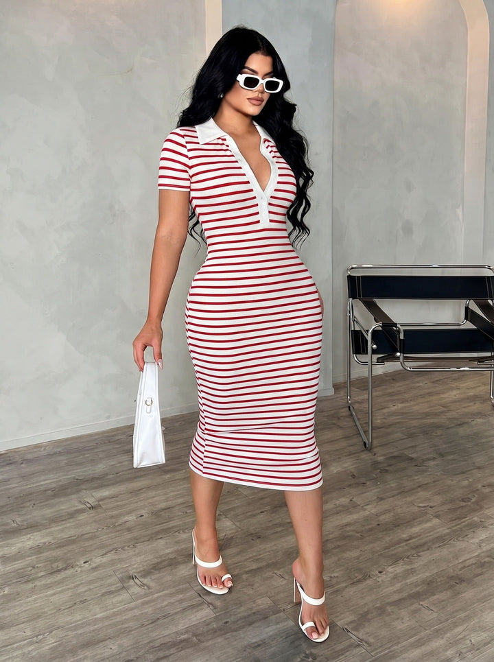 Tailliertes gestreiftes Polokleid für Damen, figurbetont, Midi-Länge, perfekt für eleganten Casual-Look.