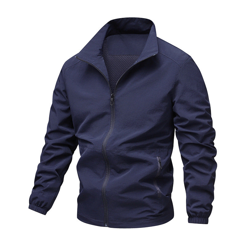 Strapazierfähige Herren Outdoorjacke, leicht und atmungsaktiv. Idealer Begleiter für jede Jahreszeit & Sport.