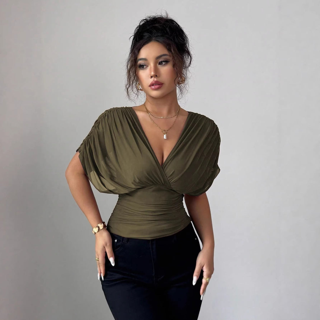 Komfortables & elegantes Damen Wrap-Top mit tiefem V-Ausschnitt & gerafften Ärmeln, schmeichelhaft.