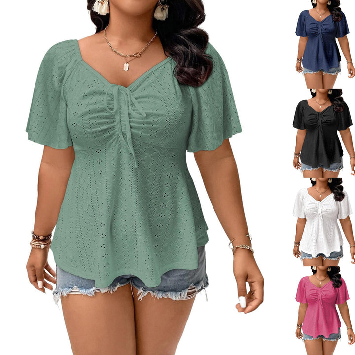 Damen Boho A-Linien Bluse mit eleganter Lochstickerei, V-Ausschnitt & Bindeband. Perfekt für den Sommer.