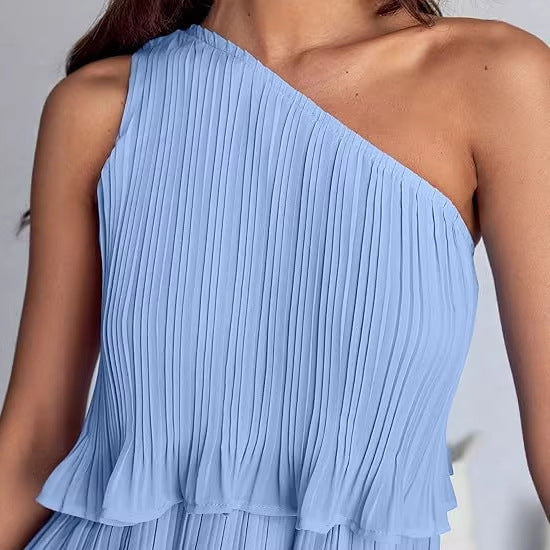 Fließendes One-Shoulder Sommerkleid für Damen, plissiertes Stufenkleid im eleganten A-Linien-Schnitt.