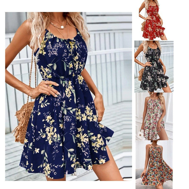 Florales Damen-Sommerkleid mit A-Linie und Spaghettiträgern. Perfekt für Freizeit & Urlaub.