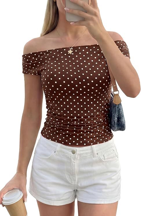 Retro-Stil Damen Top mit Polka-Dots, schulterfrei und tailliert, eine elegante Wahl für den Sommer.