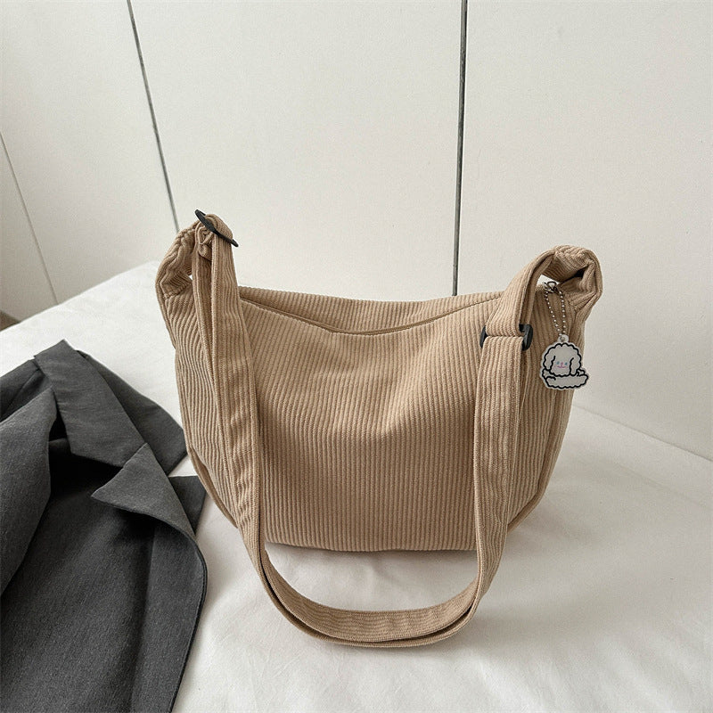 Schicke SandsBerg Damen Schultertasche für Alltag & Freizeit, modern & vielseitig.