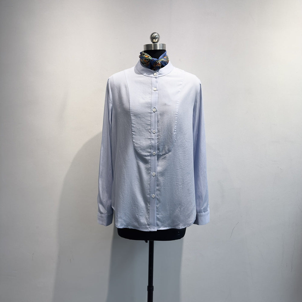 Bequeme, vielseitige Damen Langarm Knopfbluse in klassischem Design. Ideal für elegante Frauenmode.