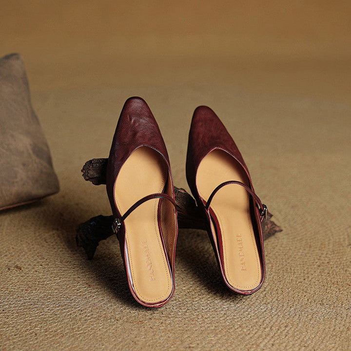 Kastanienbraune Slip-on Schuhe, leichtgewichtige Slipper für Damen, ideal für Sommer.