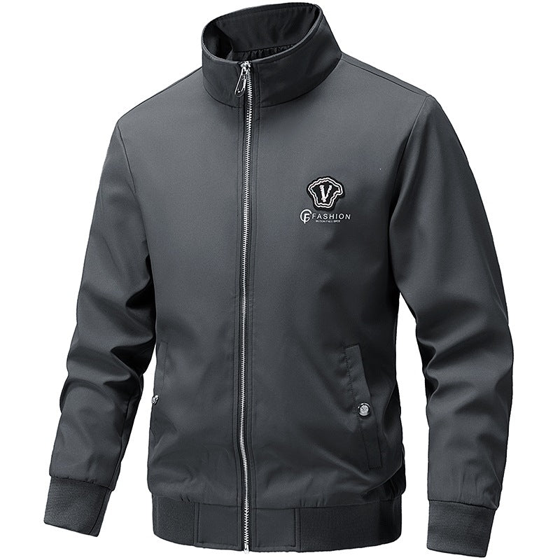 Stilvolle Herren Bomberjacke mit Stehkragen, ideal als Übergangsjacke für jede Jahreszeit.