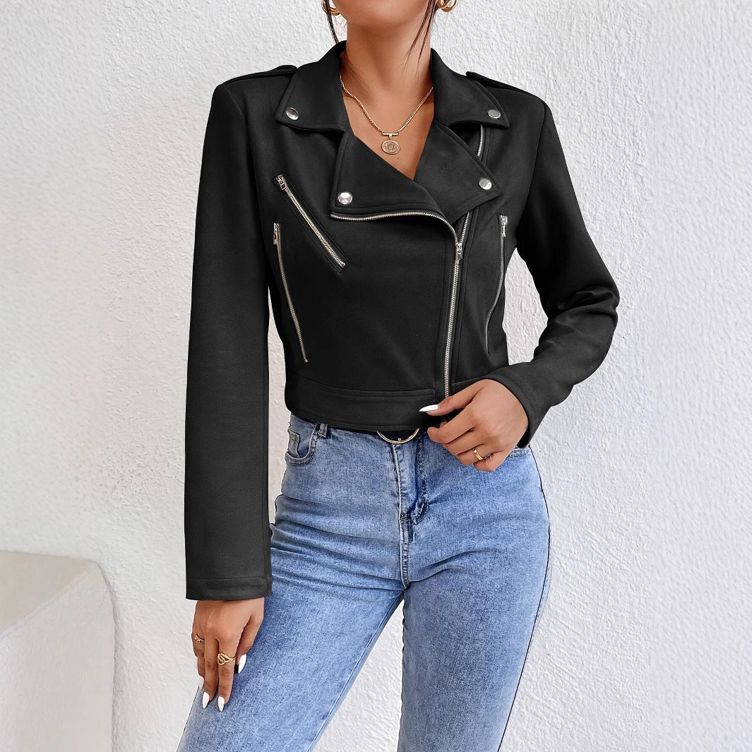 Modische, schwarze Damen Bikerjacke im Slim-Fit Leder-Look. Vielseitige Jacke mit Reißverschluss für Casual & elegant.