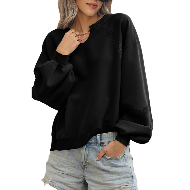 Gesamtansicht: Elegantes Damen Freizeit-Sweatshirt mit V-Notch, Spitze und Ballonärmeln.