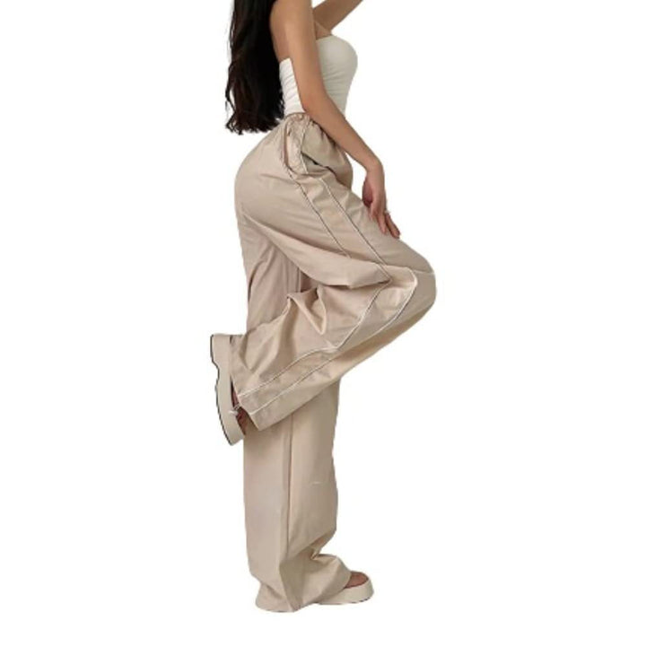 Detailansicht des elastischen Bundes der Damen Sporthose, weites Bein, für optimalen Komfort.