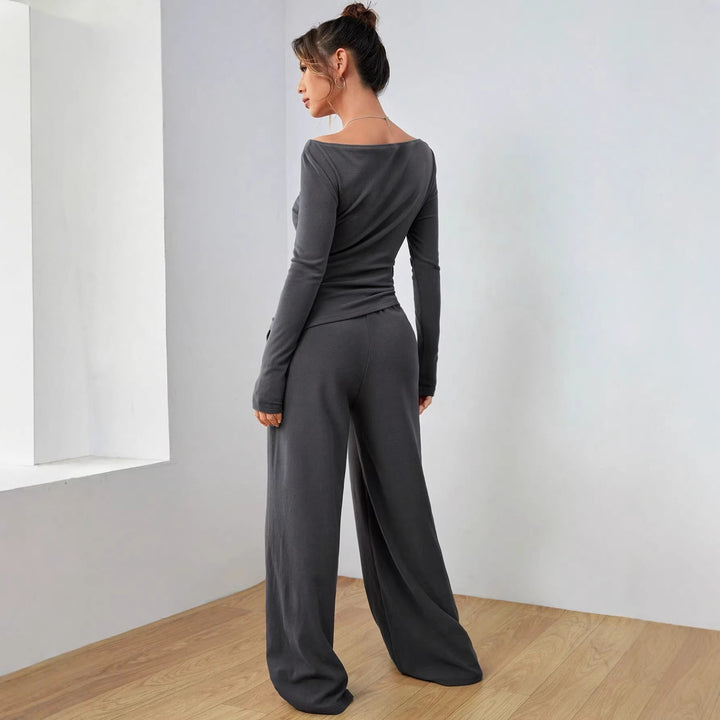 Modisches Damen Zweiteiler Lounge Set, ideal als Reise Outfit. Bequeme Palazzo Hose, U-Boot Top.