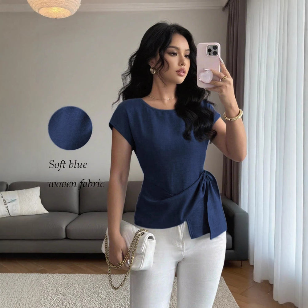 Modisches Damen-Top: Kurzarm, tailliert mit Bindegürtel, U-Boot-Ausschnitt. Perfekt für Sommer-Outfits.