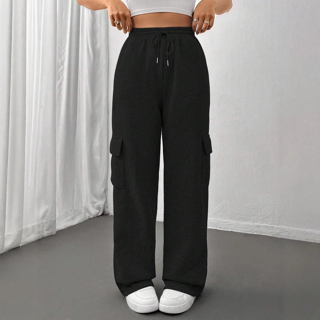 Moderne Damen Streetwear Jogger Cargohose mit weitem Bein, bequem für jeden Tag.