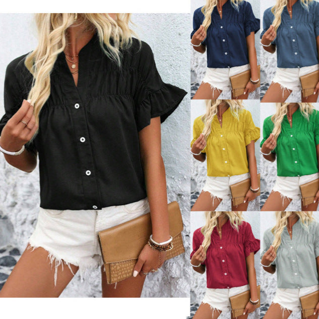Leichte Damen Sommerbluse mit Rüschenärmeln, Stehkragen & eleganten Smokdetails.