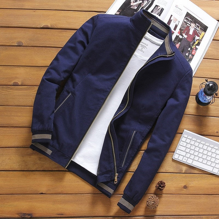 Herren Übergangsjacke, klassischer Schnitt, Schwarz. Für lässige und stilvolle Freizeitlooks.