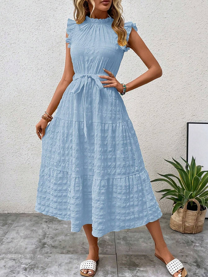 Luftiges Damen Midikleid mit Stehkragen, Rüschenärmeln & Gürtel. Elegantes Freizeitkleid für Frühling & Sommer.