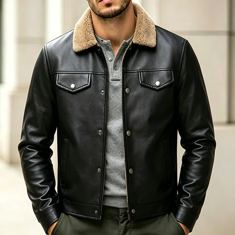 Nahaufnahme: Komfortabler Teddykragen an stilvoller Herrenjacke in Schwarz, für Wärme & modischen Look.