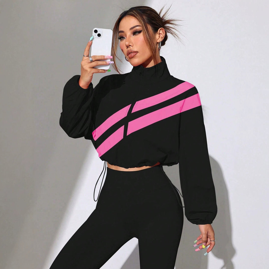 Sportliche Damen Stehkragen Windbreaker Jacke, kurz geschnitten. Perfekt für Streetwear & Activewear.