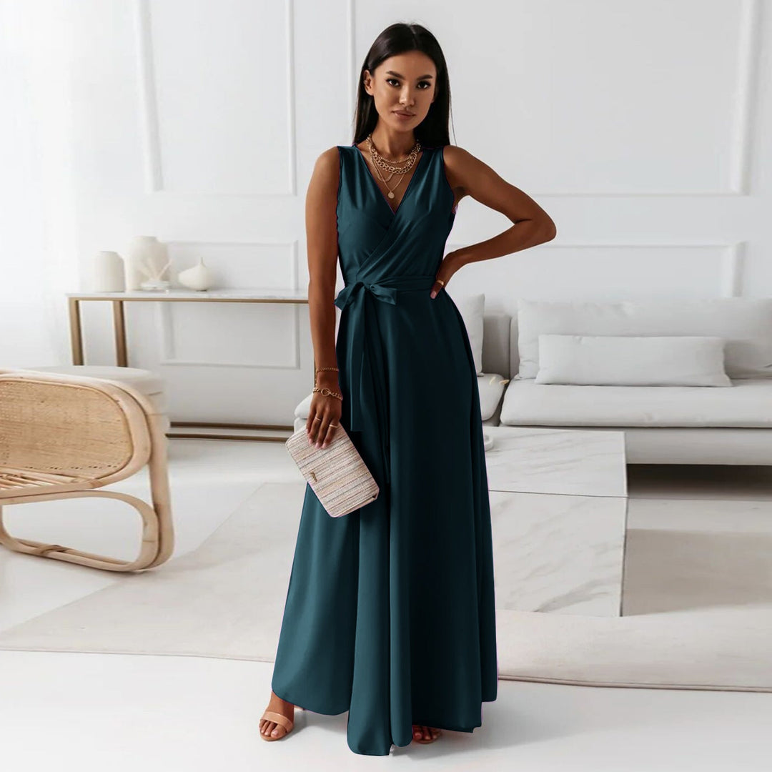 Nahaufnahme des Wickelkleides für Damen, ein langes Maxikleid ideal für Abendmode & besondere Feste.