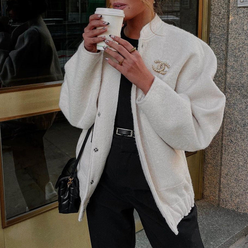 Kuschelige Damen-Übergangsjacke in Weiß, elegant & komfortabel, ideal für kühle Tage.