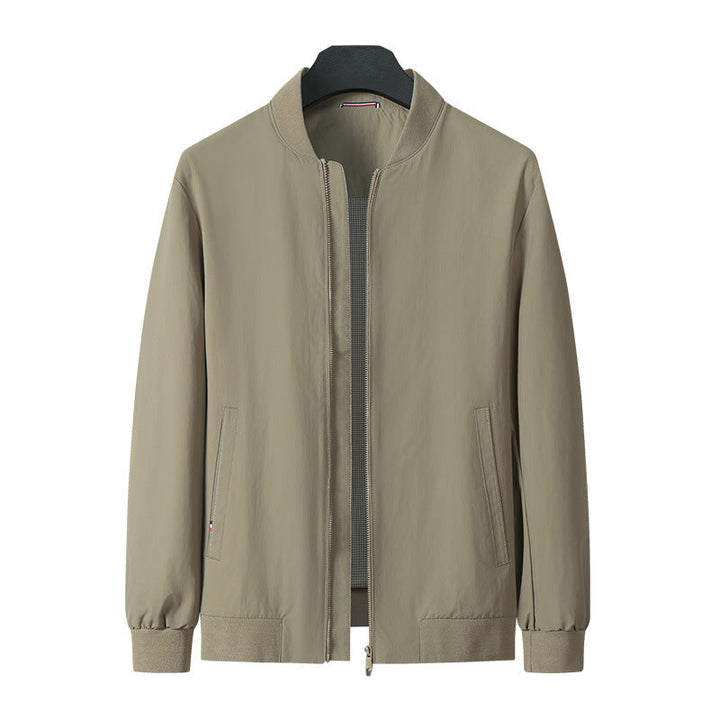 Herren Outdoor-Jacke, leicht und atmungsaktiv, optimal für Wanderungen und Freizeit im Frühling.