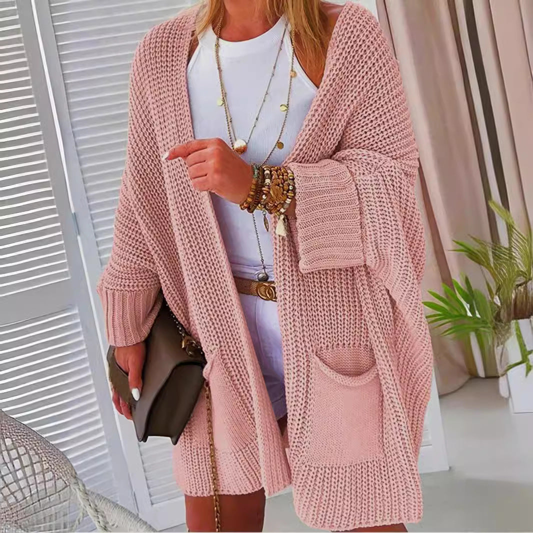 Lässige Damen Grobstrickjacke mit Taschen für den Alltag. Modische Oberbekleidung, warm und bequem.