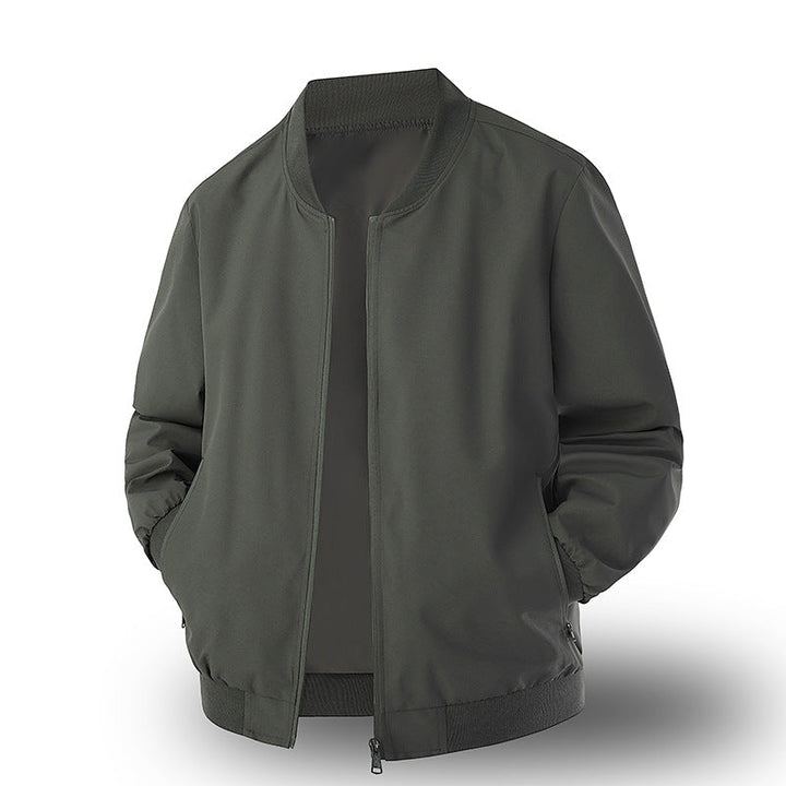 Stilvolle blaue Herren Bomberjacke, perfekte Übergangsjacke für Freizeit und Stadtleben, bequem und modern.