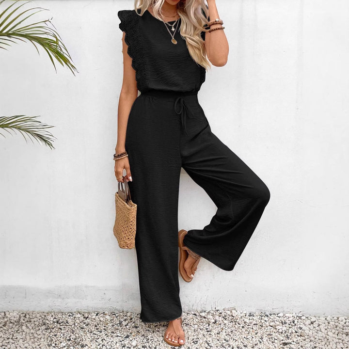 Bequeme weite Damen Palazzo-Hose mit hohem Bund, Teil des eleganten Sommer-Sets mit Spitzen-Top.